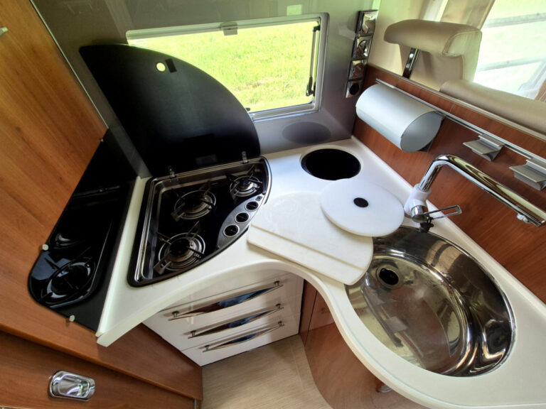 Camper-Usato-Meglioli-Modena-Mobilvetta-Motorhome-Integrale-Occasione (26)
