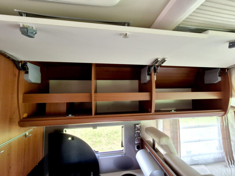 Camper-Usato-Meglioli-Modena-Mobilvetta-Motorhome-Integrale-Occasione (31)