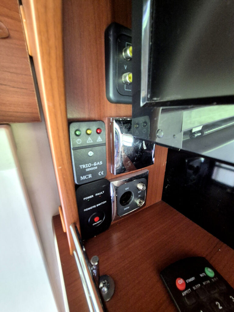 Camper-Usato-Meglioli-Modena-Mobilvetta-Motorhome-Integrale-Occasione (33)