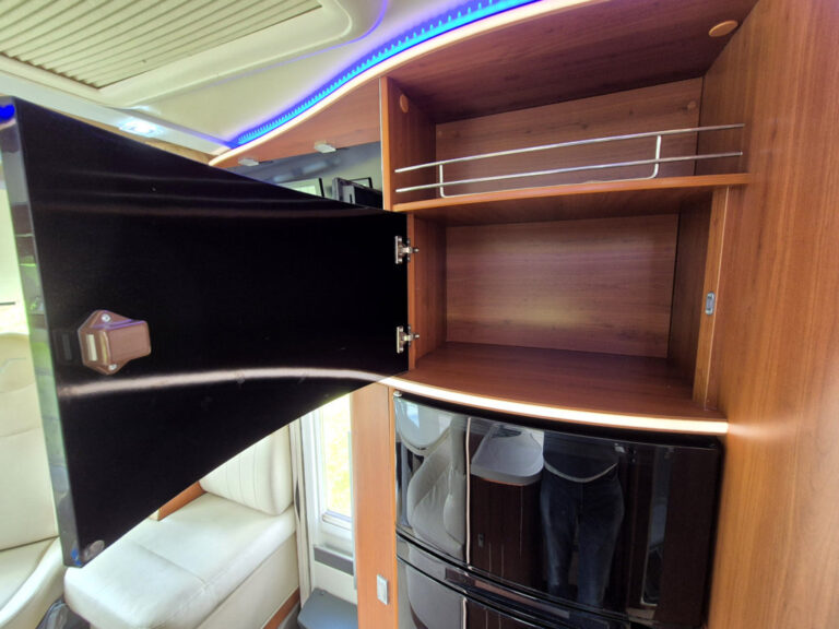 Camper-Usato-Meglioli-Modena-Mobilvetta-Motorhome-Integrale-Occasione (38)