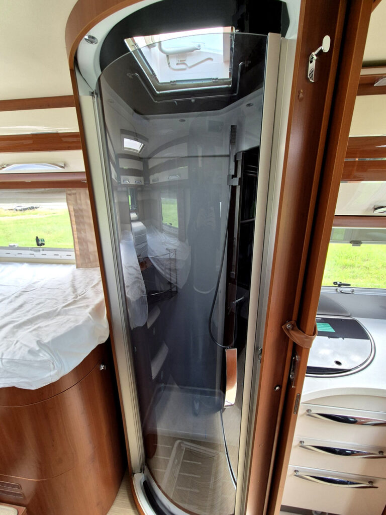 Camper-Usato-Meglioli-Modena-Mobilvetta-Motorhome-Integrale-Occasione (43)