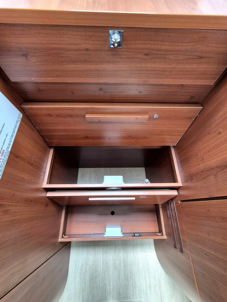 Camper-Usato-Meglioli-Modena-Mobilvetta-Motorhome-Integrale-Occasione (47)