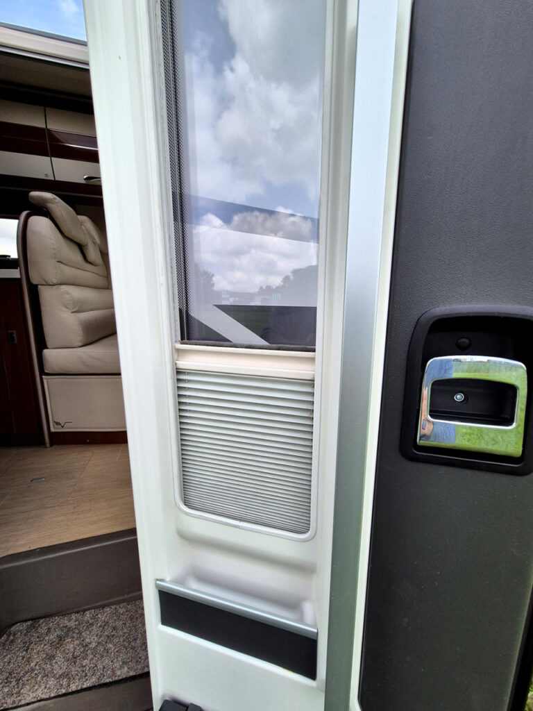 Camper-Usato-Meglioli-Modena-Mobilvetta-Motorhome-Integrale-Occasione (7)