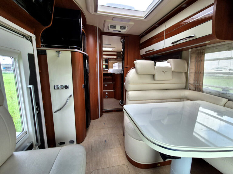 Camper-Usato-Meglioli-Modena-Mobilvetta-Motorhome-Integrale-Occasione (8)