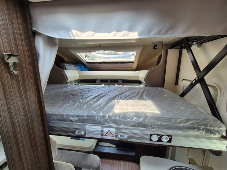 Camper-Usato-Meglioli-Modena-Benimar-Tessoro-T440UP-Semintegrale (119)