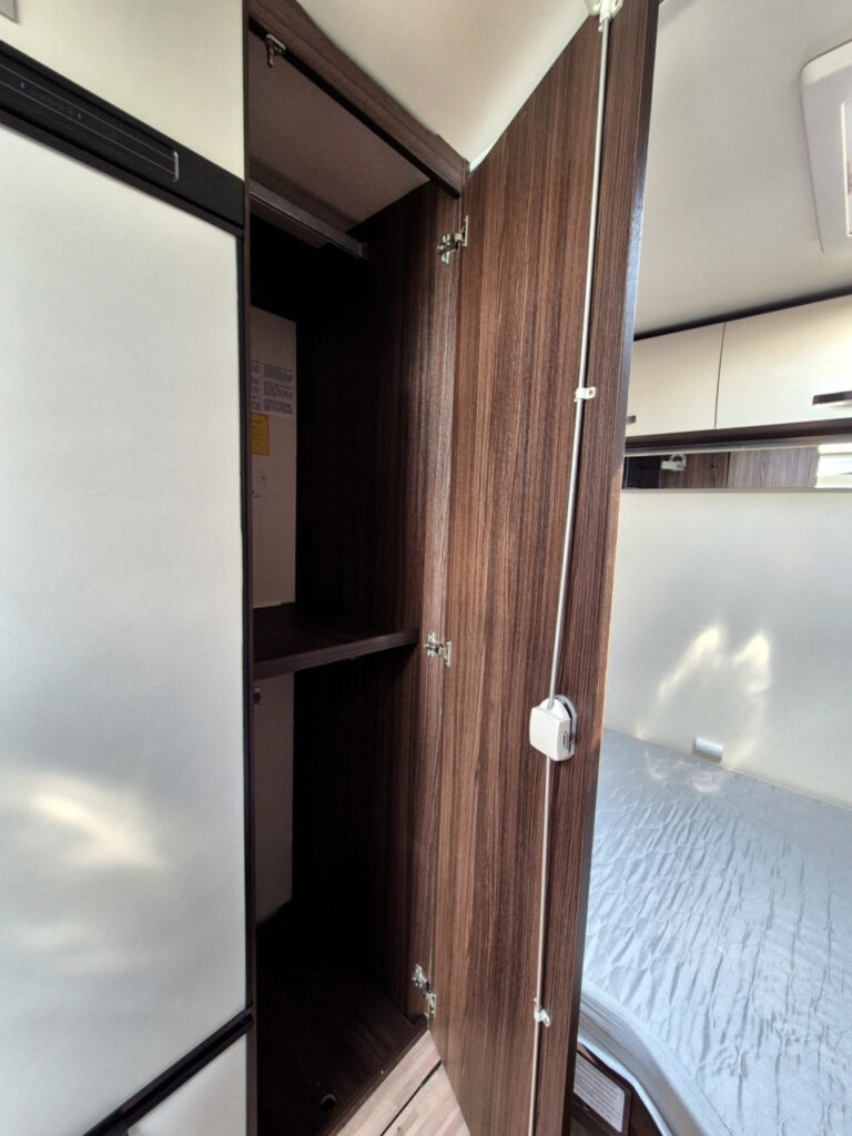 Camper-Usato-Meglioli-Modena-Benimar-Tessoro-T440UP-Semintegrale (79)