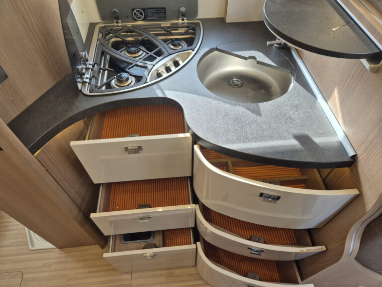 Carthago_C_Tourer_I750_14