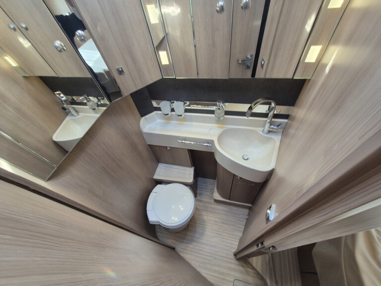 Carthago_C_Tourer_I750_20