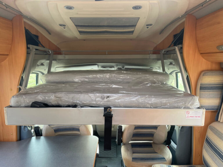 Adria_680SPL_Fiat_camper_semintegrale_garage_12