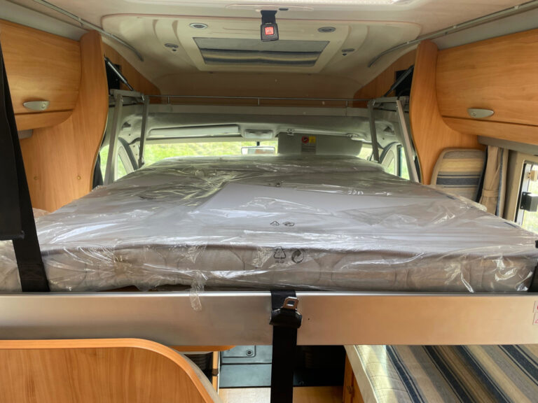 Adria_680SPL_Fiat_camper_semintegrale_garage_13