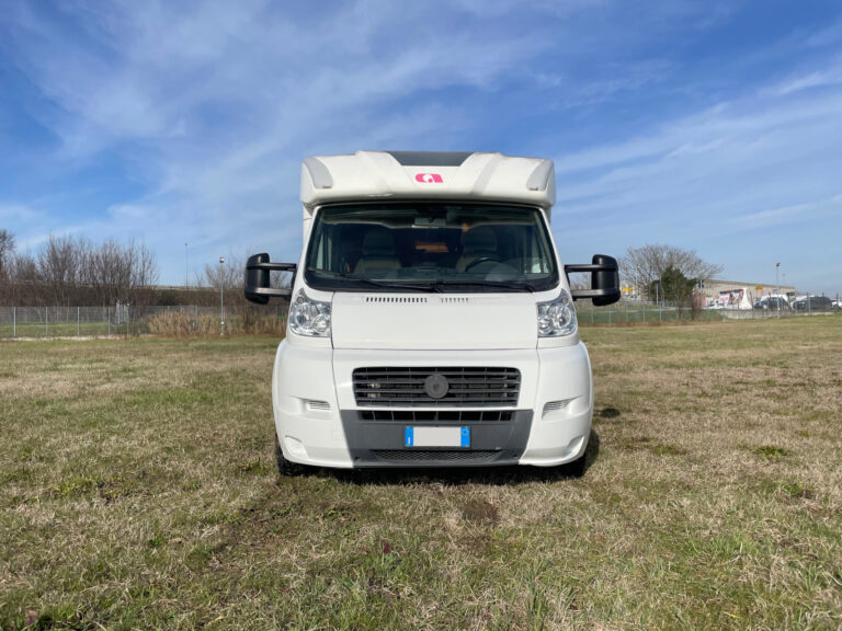 Adria_680SPL_Fiat_camper_semintegrale_garage_2