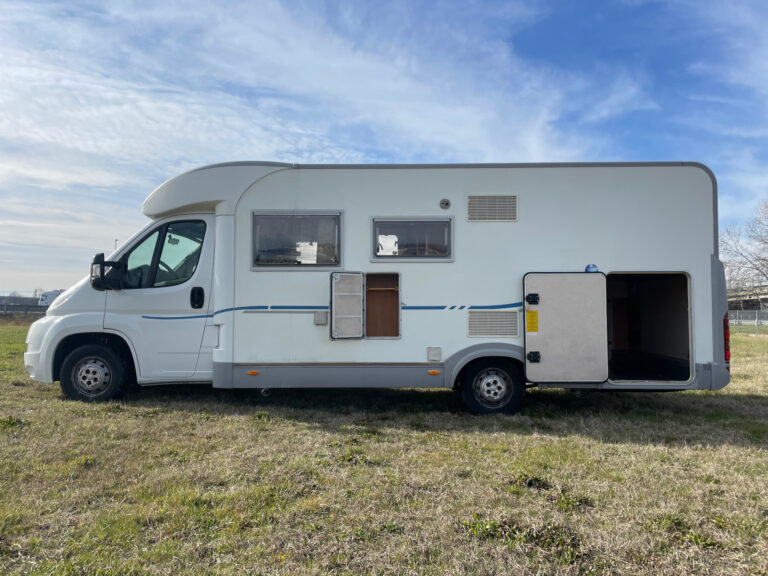 Adria_680SPL_Fiat_camper_semintegrale_garage_4