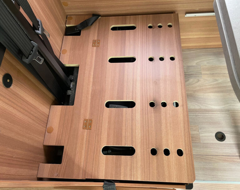 WEINSBERG_CARABUS_601K_FIRE_EDITION_DUCATO_VAN_FURGONE_Incastro Chaise-Lounge