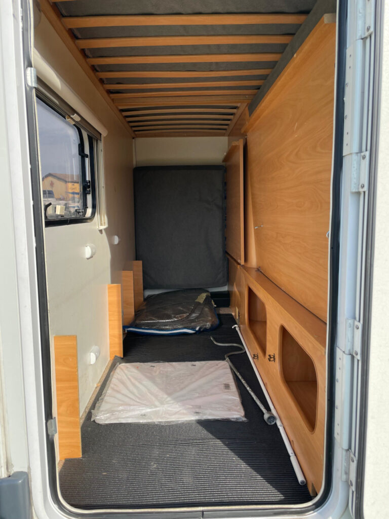 Challenger_Genesis_Ford_Mansardato_10