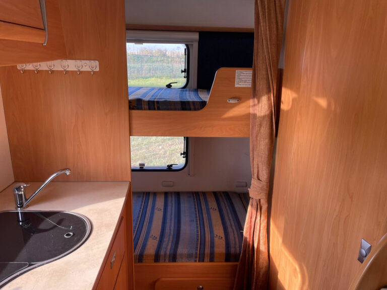 Challenger_Genesis_Ford_Mansardato_17