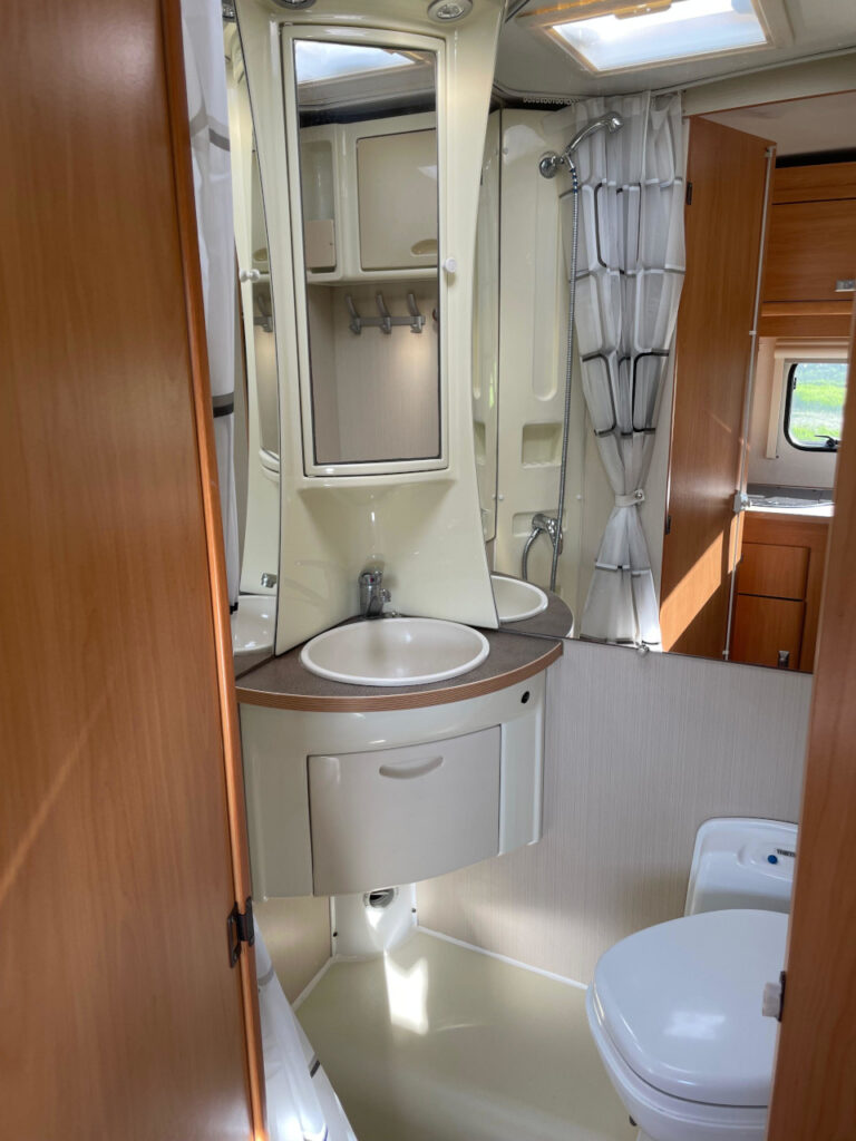 Challenger_Genesis_Ford_Mansardato_20