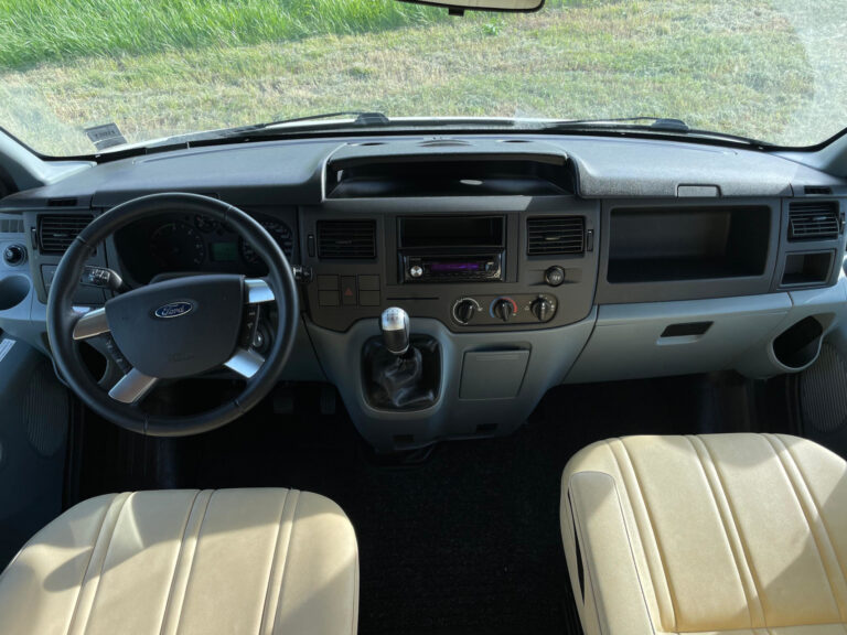 Challenger_Genesis_Ford_Mansardato_21