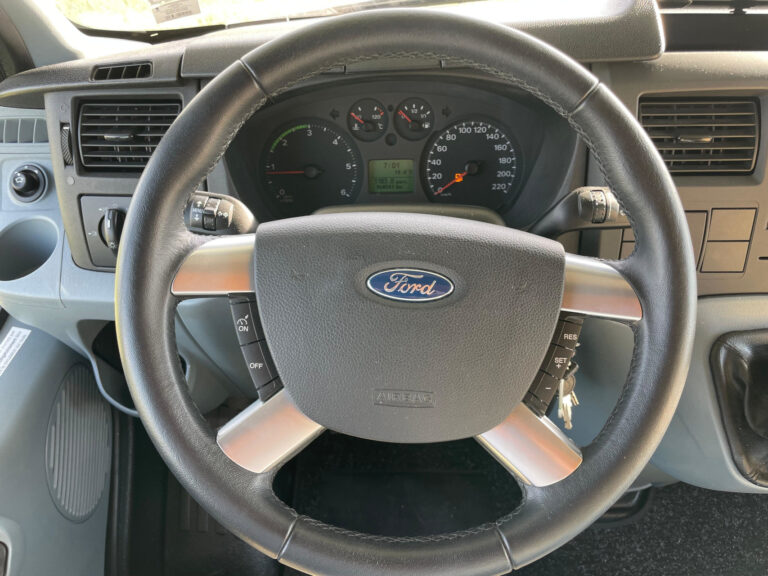 Challenger_Genesis_Ford_Mansardato_22