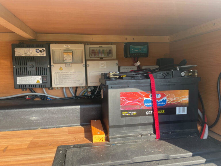 Challenger_Mageo_179_Mansardato_Ducato_50_Impianto_Elettrico