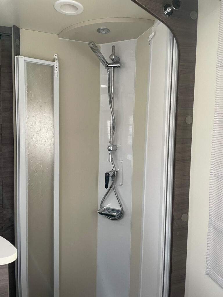 McLouis_Nevis_882_Motorhome_Ducato_17