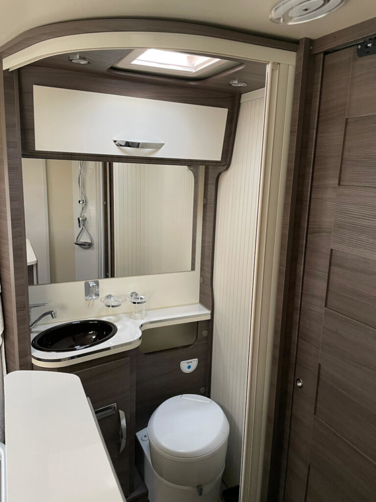 McLouis_Nevis_882_Motorhome_Ducato_18