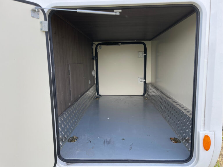 McLouis_Nevis_882_Motorhome_Ducato_23